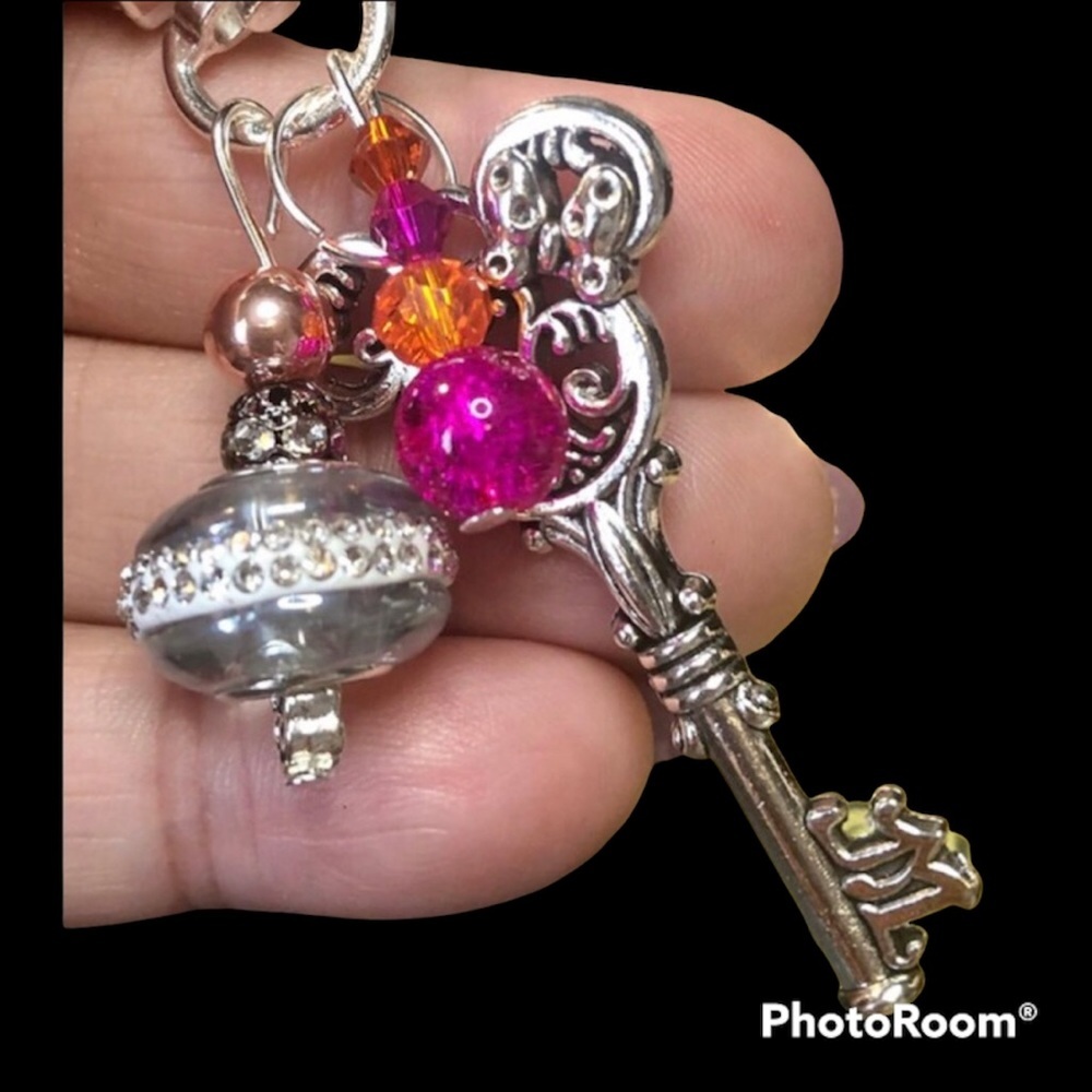 🐭🗝Mickey look key chain with beads and charms- made by me